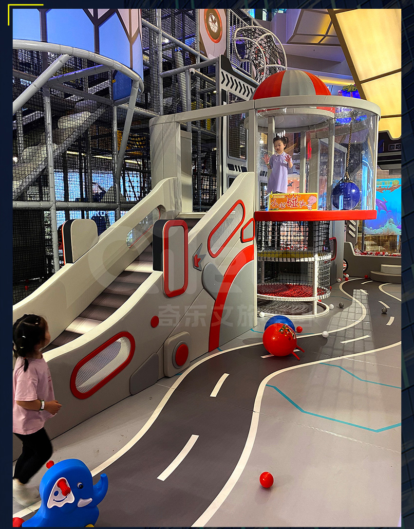 奇乐儿童乐园厂家根据客户的场地专业设计方案，为客户打造更合适的儿童乐园